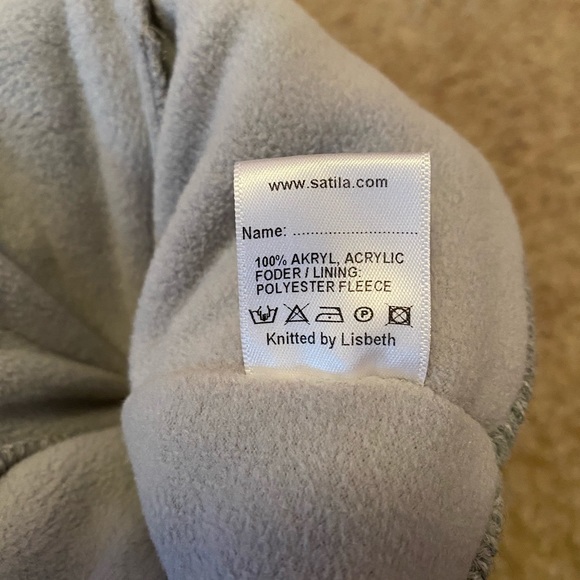 Sätila of Sweden gray oversized pompom hat - Picture 6 of 6